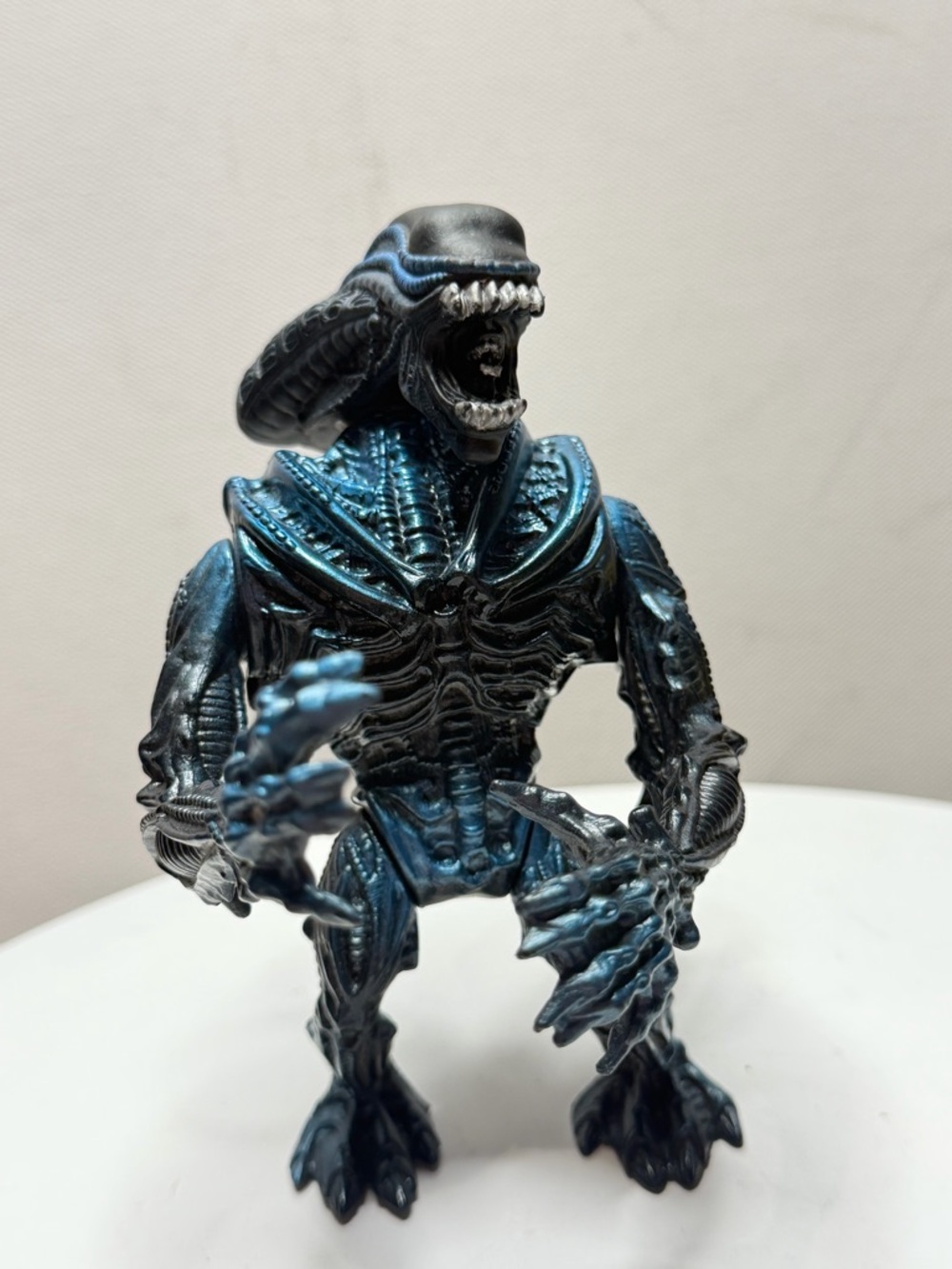 Black & Blue Alien Reptile Figure Toy for Pets Reptile